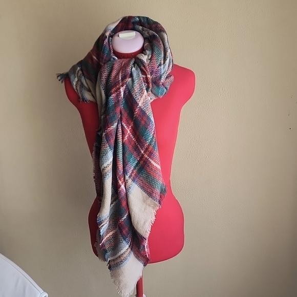 Modcloth Accessories - BEAUTIFUL SCARF/SHAWL/WRAP by MODCLOTH!!!